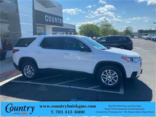2018 Chevrolet Traverse LS 1GNEVFKW5JJ222421 2018 Chevrolet Traverse LS