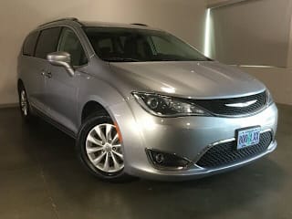 2019 Chrysler Pacifica Touring L 2C4RC1BG1KR554669 2019 Chrysler Pacifica Touring L