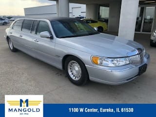 2001 Lincoln Town Car Executive 1L1FM81W11Y731875 2001 Lincoln Town Car Executive