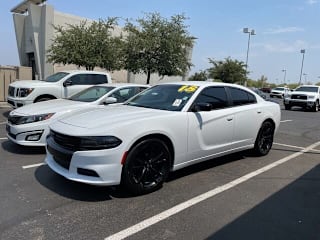 2018 Dodge Charger SXT 2C3CDXBG6JH120360 2018 Dodge Charger SXT