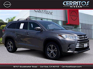 2018 Toyota Highlander LE 5TDZARFH7JS037714 2018 Toyota Highlander LE