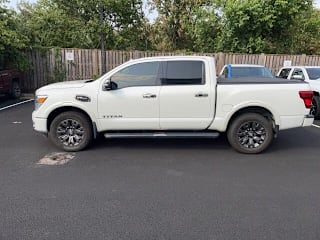 2017 Nissan Titan Platinum Reserve 1N6AA1E56HN515950 2017 Nissan Titan Platinum Reserve