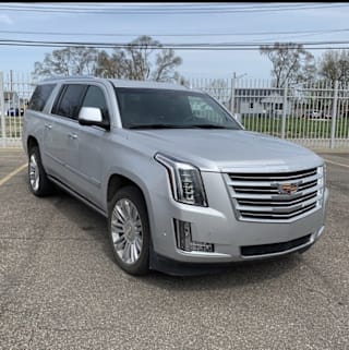 2018 Cadillac Escalade ESV 1GYS4KKJ4JR359826 2018 Cadillac Escalade ESV