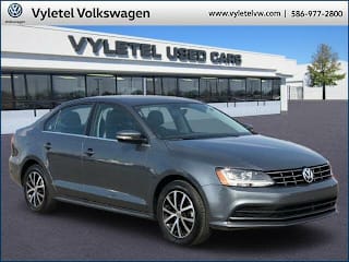 2018 Volkswagen Jetta 3VWDB7AJ2JM261329 2018 Volkswagen Jetta