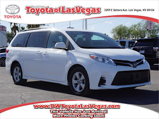 2019 Toyota Sienna 5TDKZ3DC8KS009906 2019 Toyota Sienna