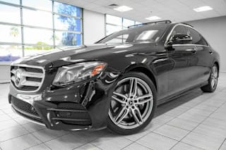 2018 Mercedes-Benz E-Class E 300 WDDZF4JB3JA370437 2018 Mercedes-Benz E-Class E 300
