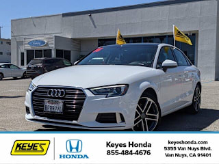 2018 Audi A3 2.0T Premium WAUAUGFF4J1079100 2018 Audi A3 2.0T Premium