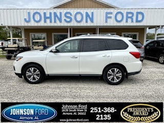 2017 Nissan Pathfinder SV 5N1DR2MN7HC910761 2017 Nissan Pathfinder SV