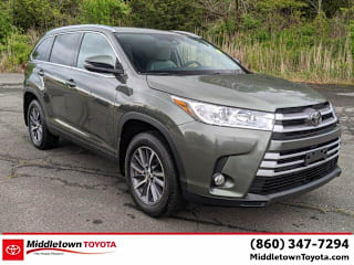 2019 Toyota Highlander XLE 5TDJZRFHXKS930113 2019 Toyota Highlander XLE