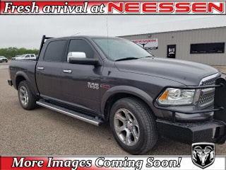 2017 Ram Pickup 1500 Laramie 1C6RR7NM4HS881584 2017 Ram Pickup 1500 Laramie