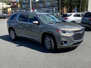 2018 Chevrolet Traverse Premier 1GNEVJKW5JJ122127 2018 Chevrolet Traverse Premier