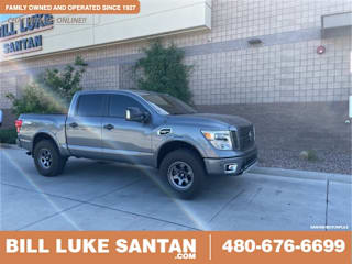 2017 Nissan Titan PRO-4X 1N6AA1E53HN571490 2017 Nissan Titan PRO-4X