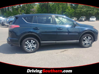 2018 Toyota RAV4 LE JTMBFREV2JJ249878 2018 Toyota RAV4 LE
