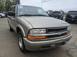 2001 Chevrolet S-10 LS 1GCCS145418180329 2001 Chevrolet S-10 LS