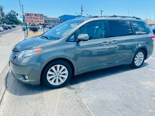 2012 Toyota Sienna XLE 8-Passenger 5TDYK3DC5CS226314 2012 Toyota Sienna XLE 8-Passenger
