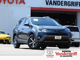 2018 Toyota RAV4 XLE JTMWFREV0JD119842 2018 Toyota RAV4 XLE