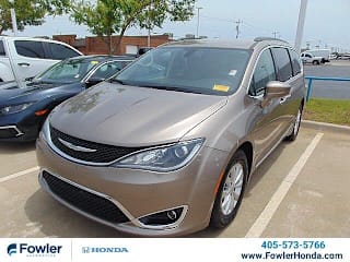 2017 Chrysler Pacifica Touring-L 2C4RC1BG4HR534960 2017 Chrysler Pacifica Touring-L