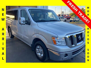 2017 Nissan NV Passenger 3500 HD SL 5BZAF0AA0HN852597 2017 Nissan NV Passenger 3500 HD SL