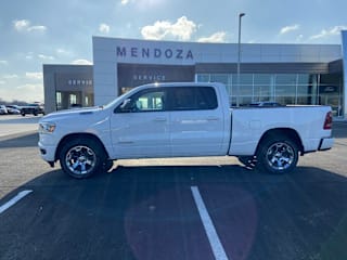 2019 Ram Pickup 1500 1C6SRFMT4KN598595 2019 Ram Pickup 1500