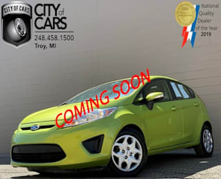2013 Ford Fiesta SE 3FADP4EJ4DM130877 2013 Ford Fiesta SE