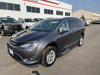 2019 Chrysler Pacifica Limited 2C4RC1GG8KR633281 2019 Chrysler Pacifica Limited