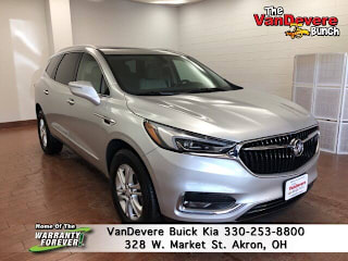 2020 Buick Enclave Essence 5GAEVAKW8LJ241089 2020 Buick Enclave Essence