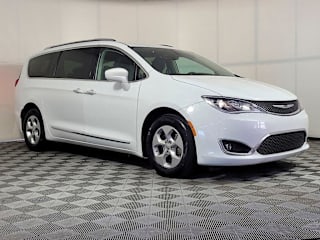 2017 Chrysler Pacifica Touring-L Plus 2C4RC1EG6HR726666 2017 Chrysler Pacifica Touring-L Plus