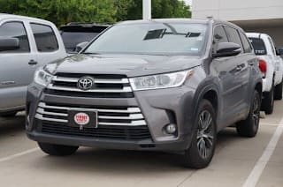 2018 Toyota Highlander LE Plus 5TDZZRFH4JS281832 2018 Toyota Highlander LE Plus