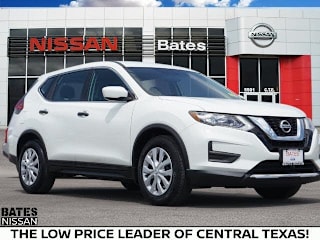 2017 Nissan Rogue S 5N1AT2MT4HC798021 2017 Nissan Rogue S