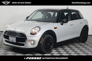 2018 MINI Hardtop 4 Door WMWXU1C56J2F80604 2018 MINI Hardtop 4 Door