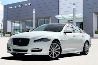 2018 Jaguar XJ R-Sport SAJWA1C78J8W14627 2018 Jaguar XJ R-Sport