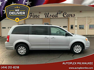 2010 Chrysler Town and Country LX 2A4RR4DE7AR169802 2010 Chrysler Town and Country LX