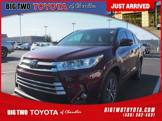 2018 Toyota Highlander SE 5TDKZRFH6JS270851 2018 Toyota Highlander SE
