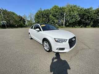 2018 Audi A3 2.0T quattro Premium WAUB8GFF9J1072037 2018 Audi A3 2.0T quattro Premium