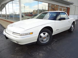 1990 Buick Reatta Base 1G4EC33CXLB904933 1990 Buick Reatta Base