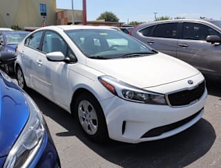 2017 Kia Forte 3KPFK4A76HE134926 2017 Kia Forte