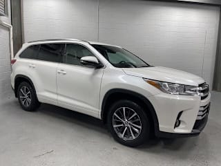 2018 Toyota Highlander XLE 5TDJZRFH6JS840343 2018 Toyota Highlander XLE