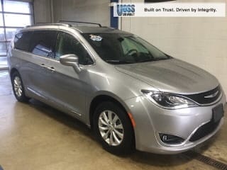 2018 Chrysler Pacifica Touring L 2C4RC1BG2JR214364 2018 Chrysler Pacifica Touring L