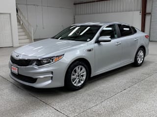 2016 Kia Optima LX 5XXGT4L30GG117895 2016 Kia Optima LX