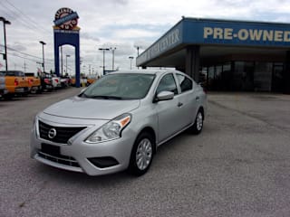 2017 Nissan Versa 1.6 S Plus 3N1CN7AP8HL885133 2017 Nissan Versa 1.6 S Plus