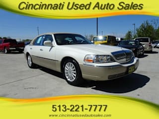 2005 Lincoln Town Car Signature 1LNHM81W75Y669783 2005 Lincoln Town Car Signature
