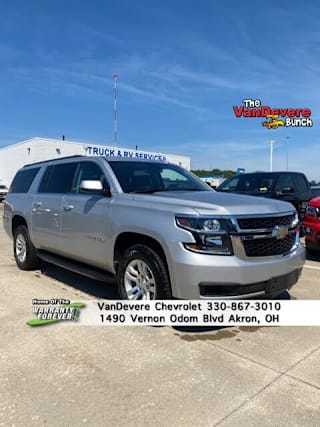 2018 Chevrolet Suburban LT 1500 1GNSKHKC8JR403284 2018 Chevrolet Suburban LT 1500