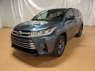 2018 Toyota Highlander LE 5TDBZRFH6JS808805 2018 Toyota Highlander LE