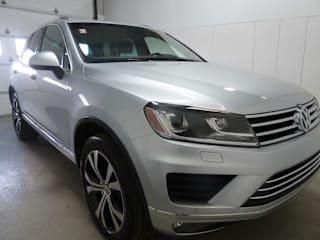 2017 Volkswagen Touareg V6 Wolfsburg WVGRF7BP7HD005656 2017 Volkswagen Touareg V6 Wolfsburg
