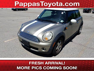 2007 MINI Cooper Base WMWMF335X7TT51030 2007 MINI Cooper Base