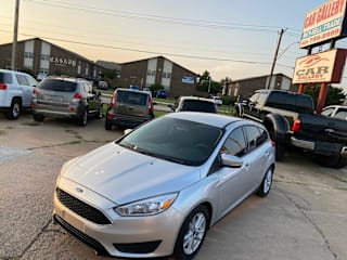 2016 Ford Focus SE 1FADP3K28GL220899 2016 Ford Focus SE