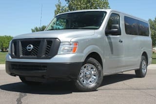 2016 Nissan NV Passenger 3500 HD S 5BZBF0AA4GN851410 2016 Nissan NV Passenger 3500 HD S