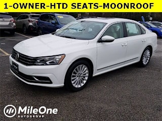 2017 Volkswagen Passat 1VWBT7A33HC047595 2017 Volkswagen Passat