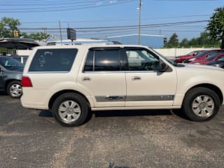 2010 Lincoln Navigator Base 5LMJJ2J57AEJ06935 2010 Lincoln Navigator Base
