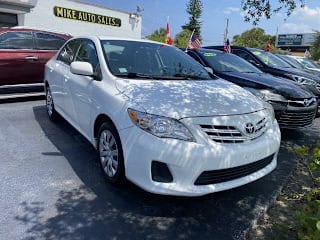 2013 Toyota Corolla LE 5YFBU4EE2DP083824 2013 Toyota Corolla LE